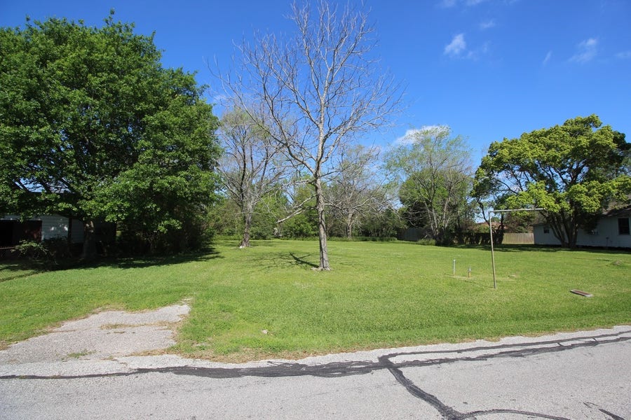 Property photo for 1305 Anders Avenue, Seabrook, TX