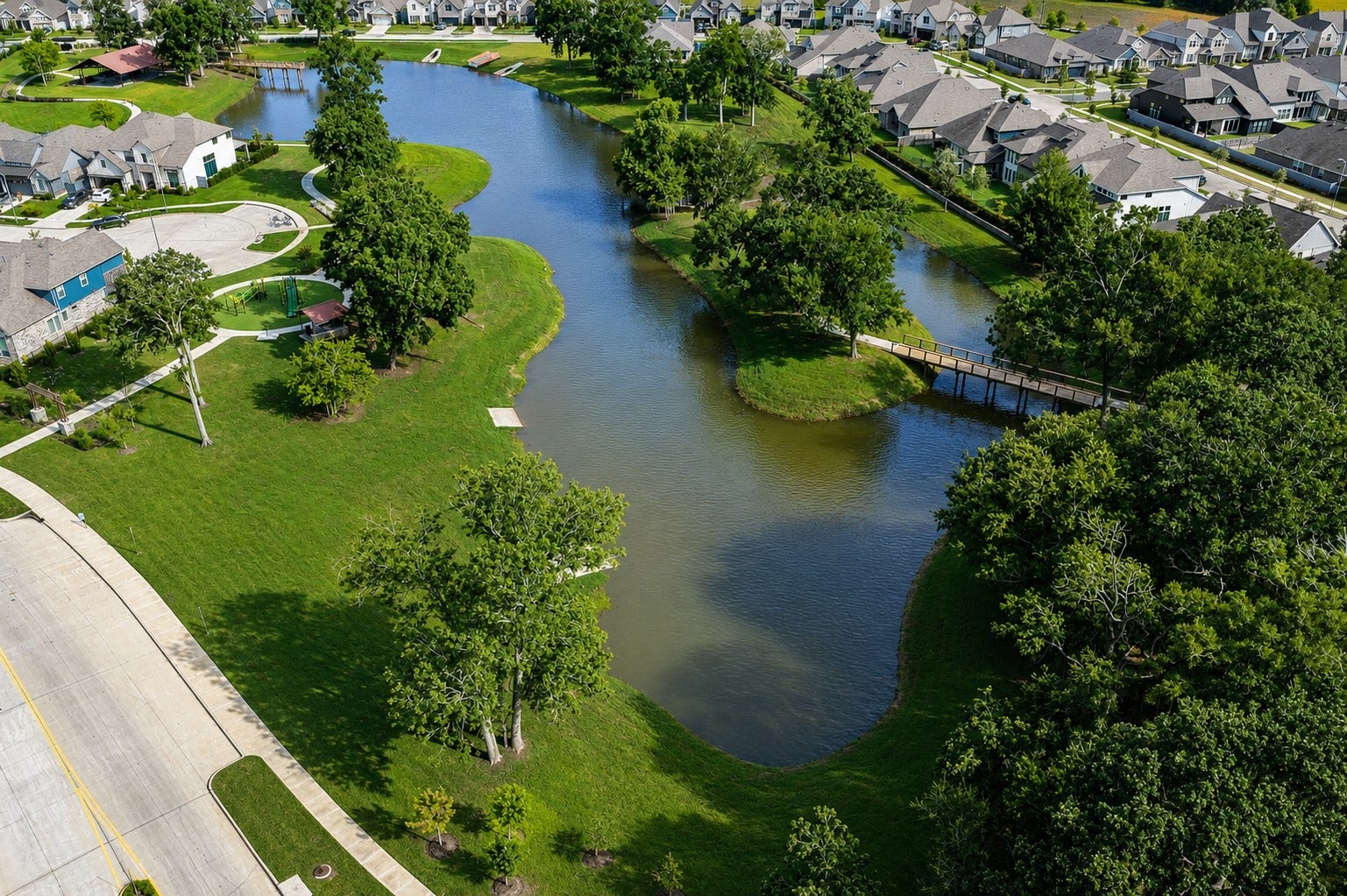 Enjoy the benefits of Sheffield Lake right out your backdoor that is complete with walking trails, a huge covered Entertainment Center, charming bridges and a Childrens Park at the far end of the lake.