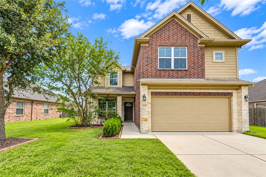 Property photo for 1930 Red Cedar Trail, Rosenberg, TX