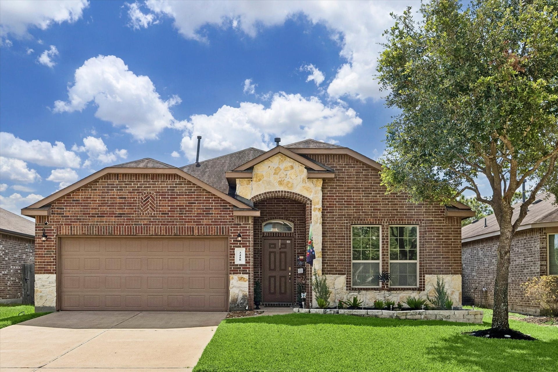 Beautifully maintained single-story home in Waterstone