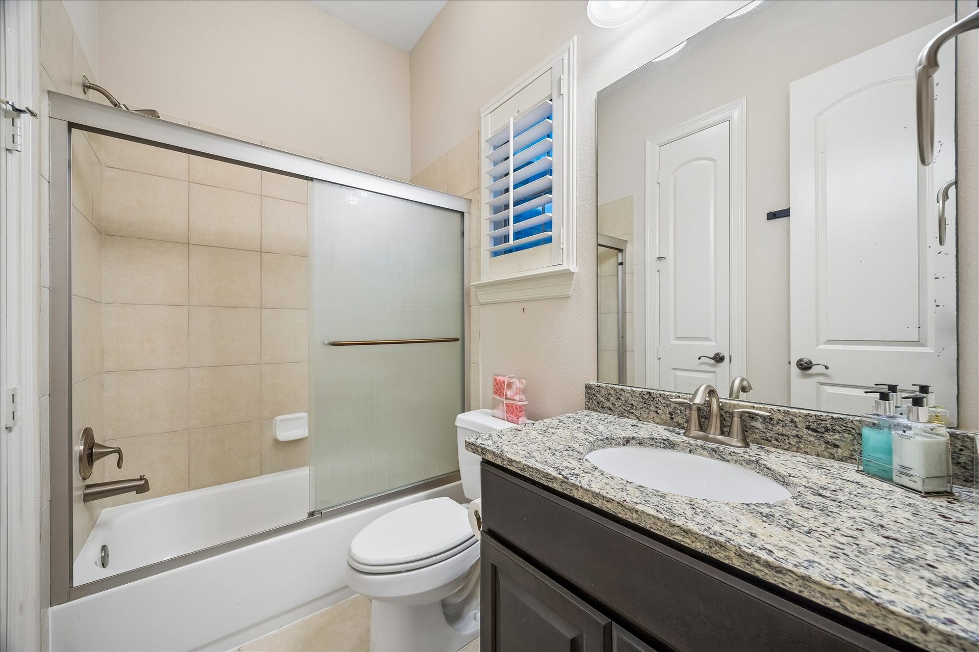 2915 Sentry Oak Way, Sugar Land, TX 77479 2915 Sentry Oak Way, Sugar Land, TX 77479