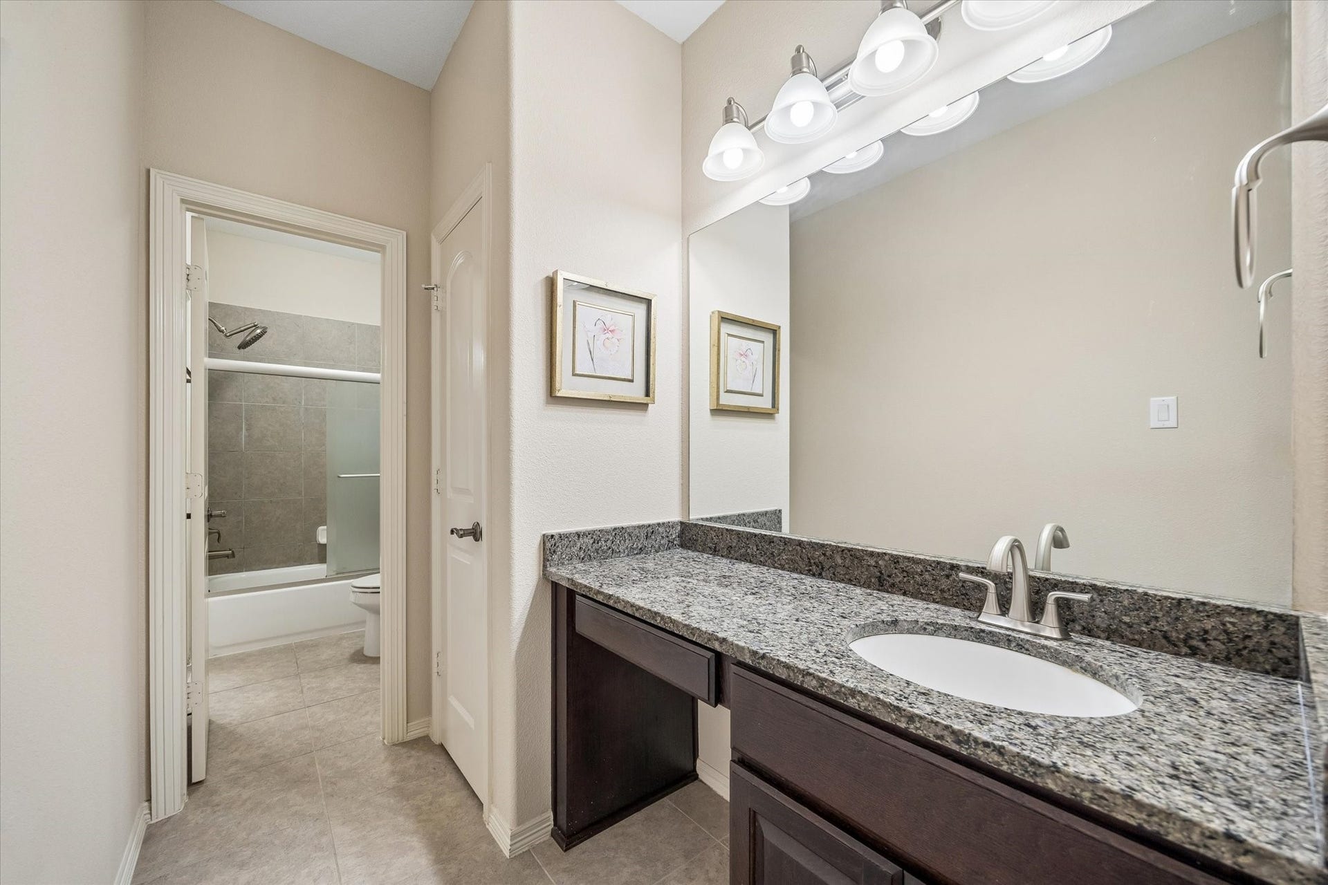 2915 Sentry Oak Way, Sugar Land, TX 77479 2915 Sentry Oak Way, Sugar Land, TX 77479