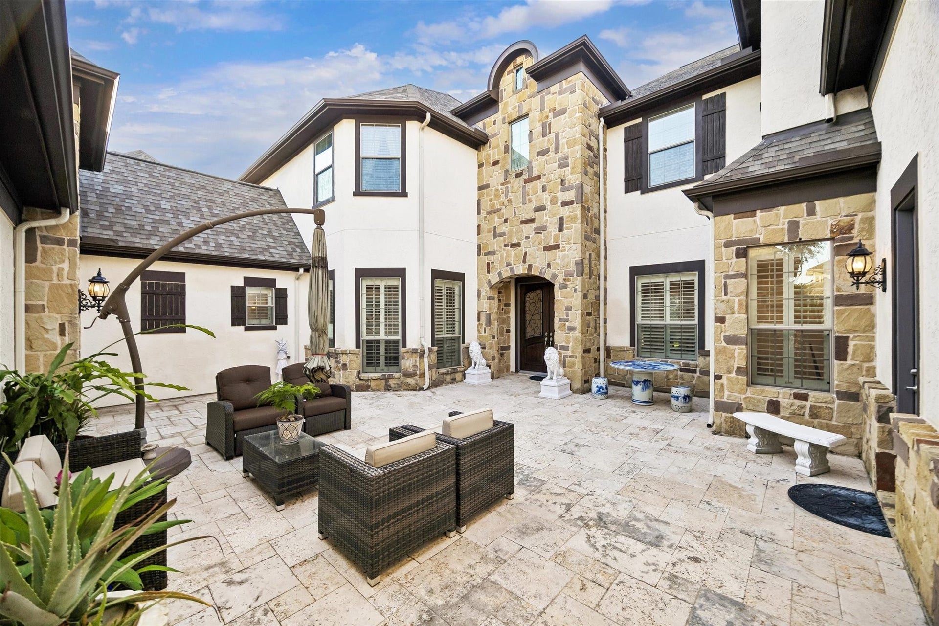 2915 Sentry Oak Way, Sugar Land, TX 77479 2915 Sentry Oak Way, Sugar Land, TX 77479