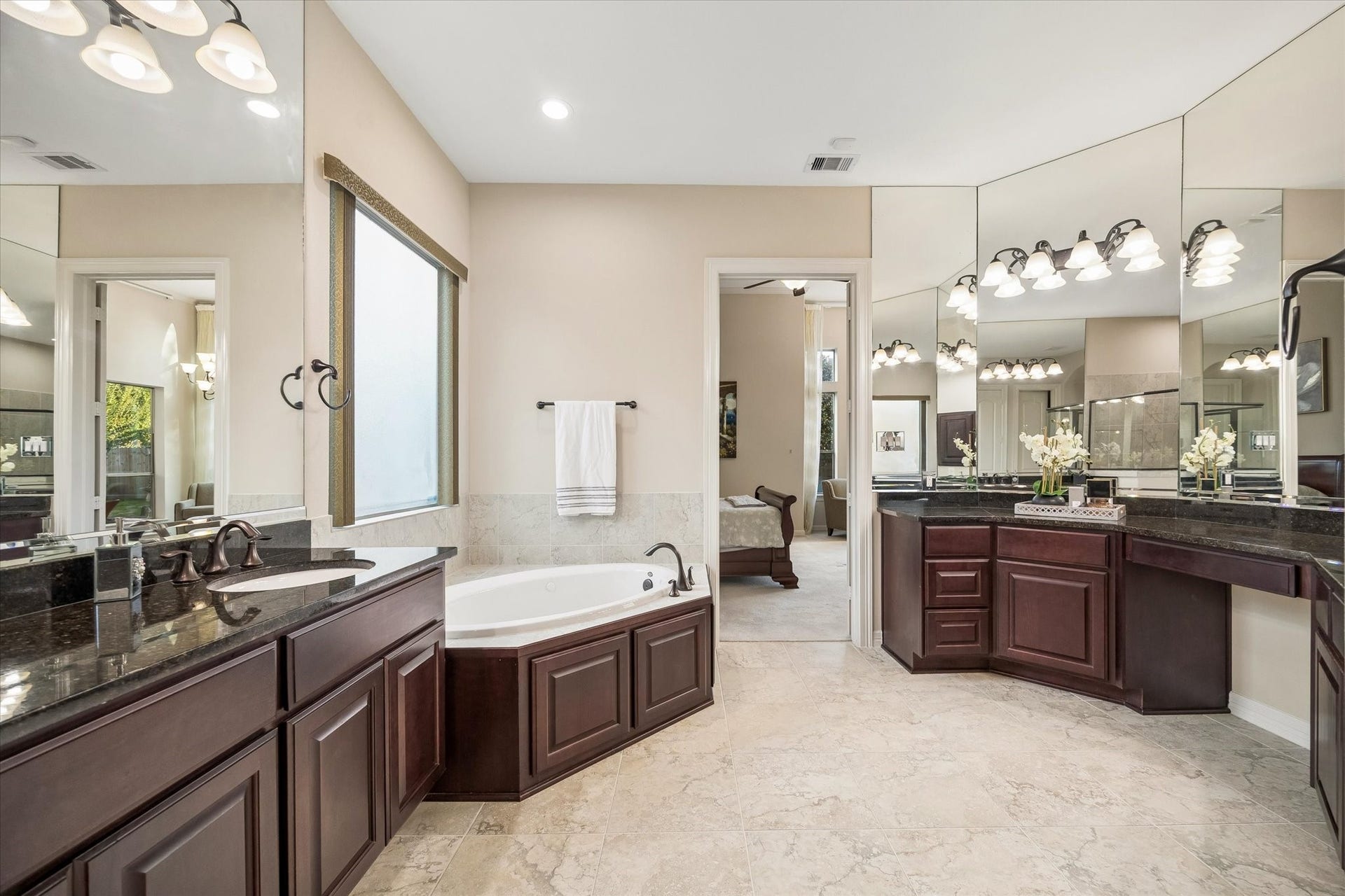 2915 Sentry Oak Way, Sugar Land, TX 77479 2915 Sentry Oak Way, Sugar Land, TX 77479