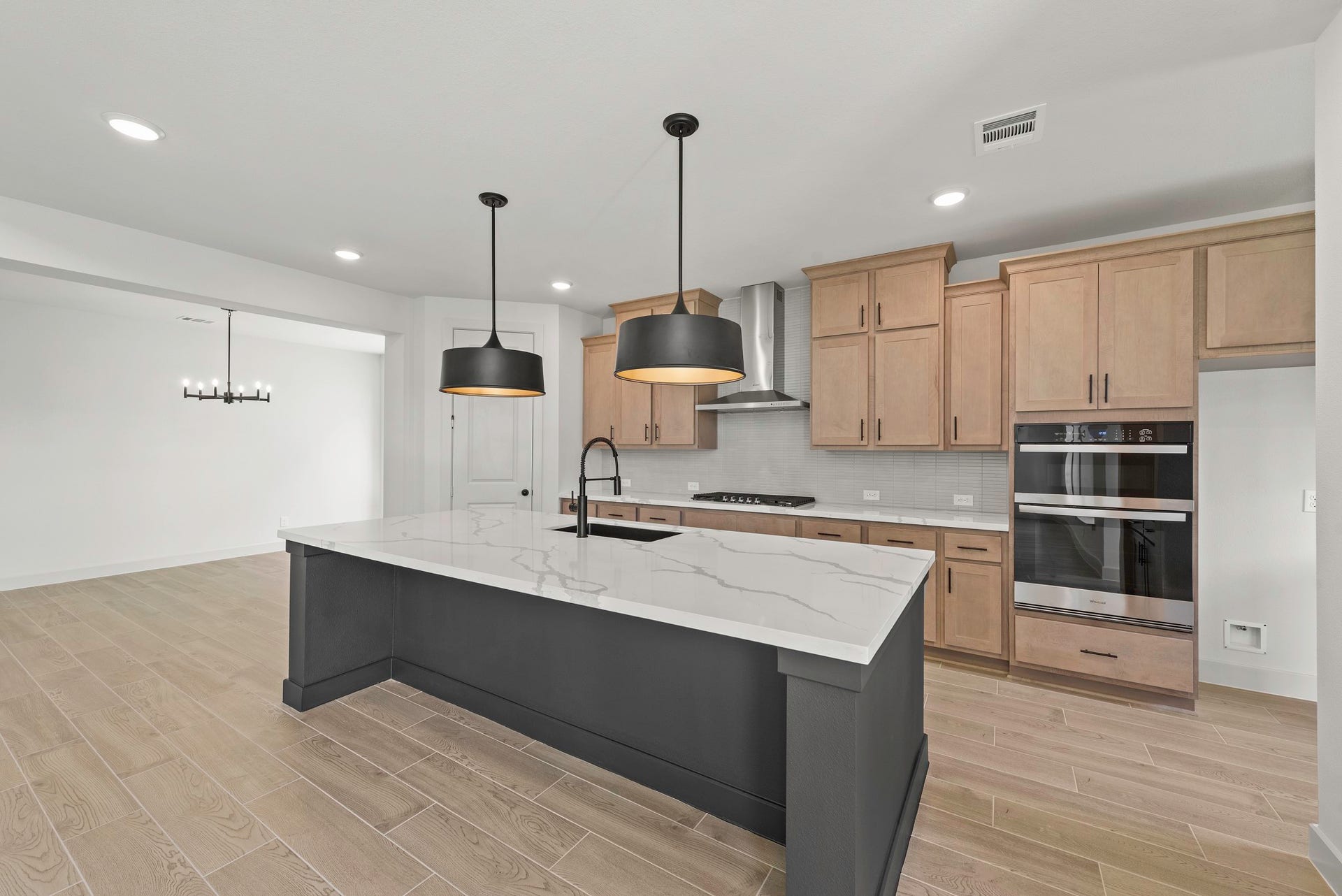 5106 McKinney Ridge Trail, Rosenberg, TX 77471 Representative image; features, selections and colors may vary.