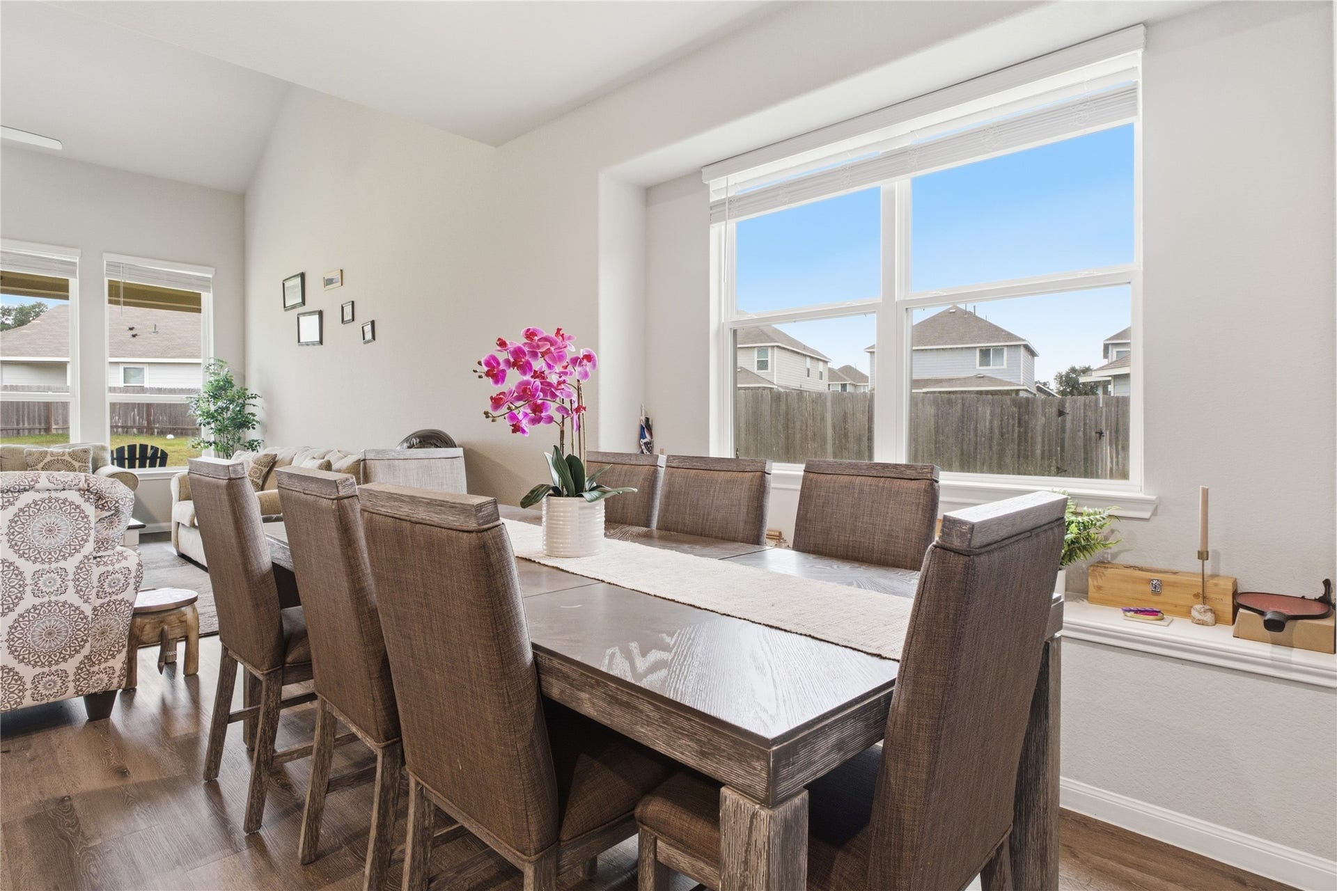 2589 WESTSLOPE Drive, Conroe, TX 77384 Natural Light. Dinning area upgraded with bay window.