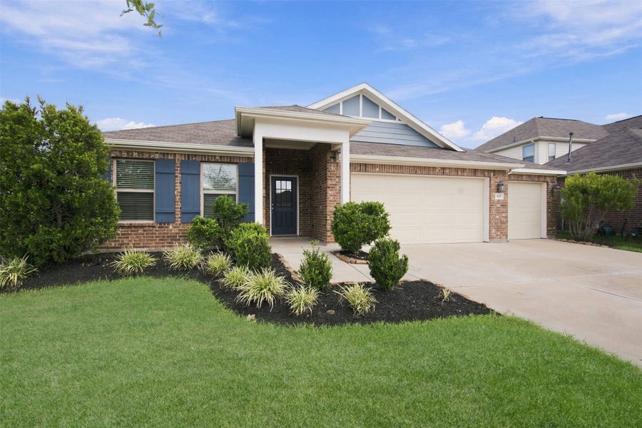 Property photo for 519 High Holly Circle, Magnolia, TX