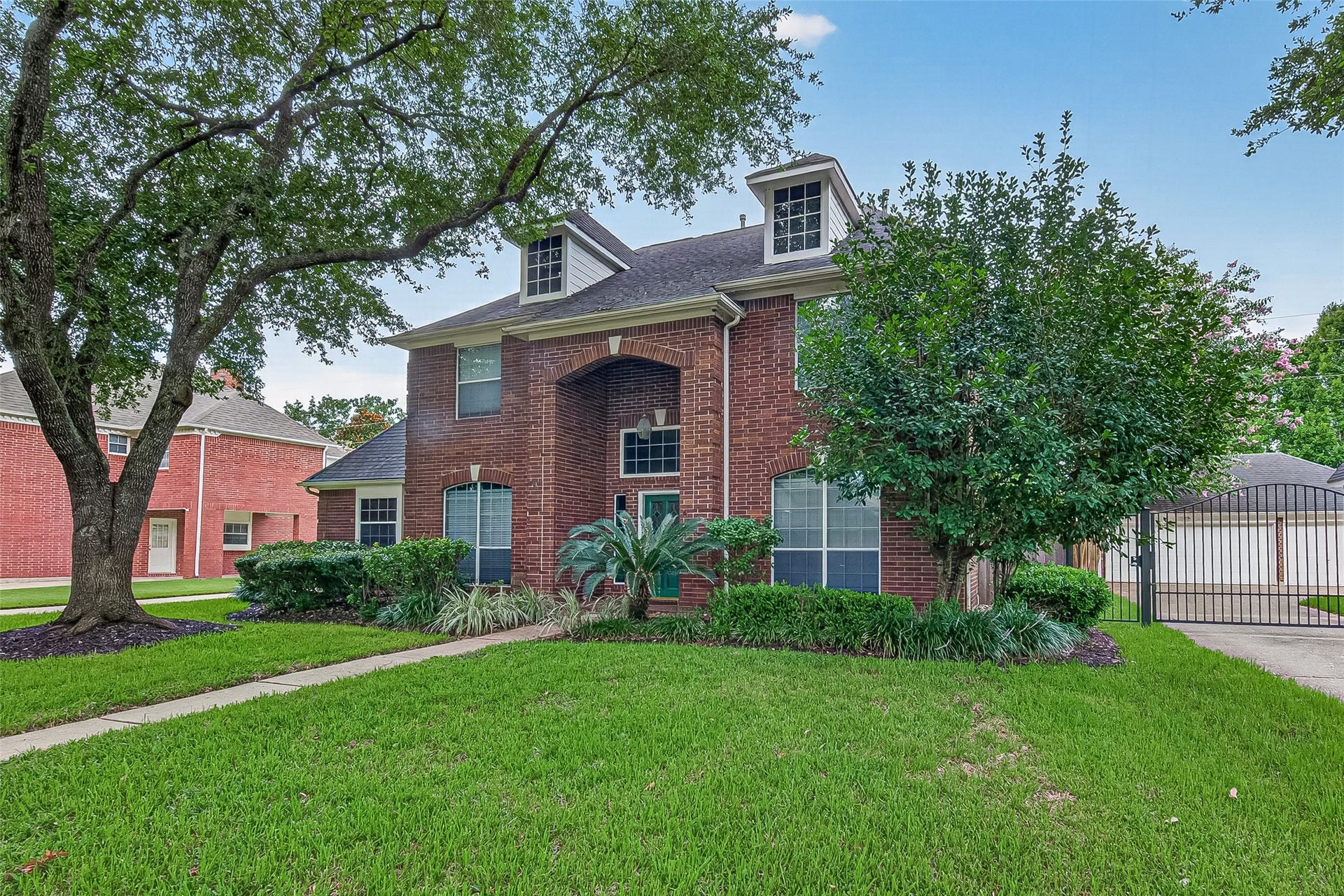 2202 Plantation Bend Drive, Sugar Land, TX 77478