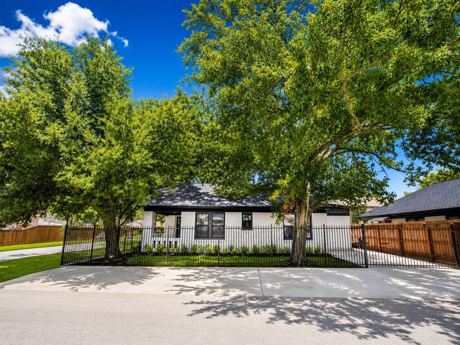 Property photo for 2602 Atlantic Street, Houston, TX