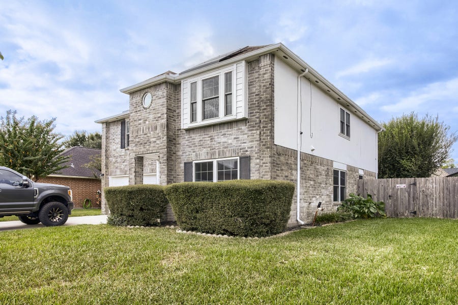 Property photo for 21603 Long Castle Drive, Spring, TX