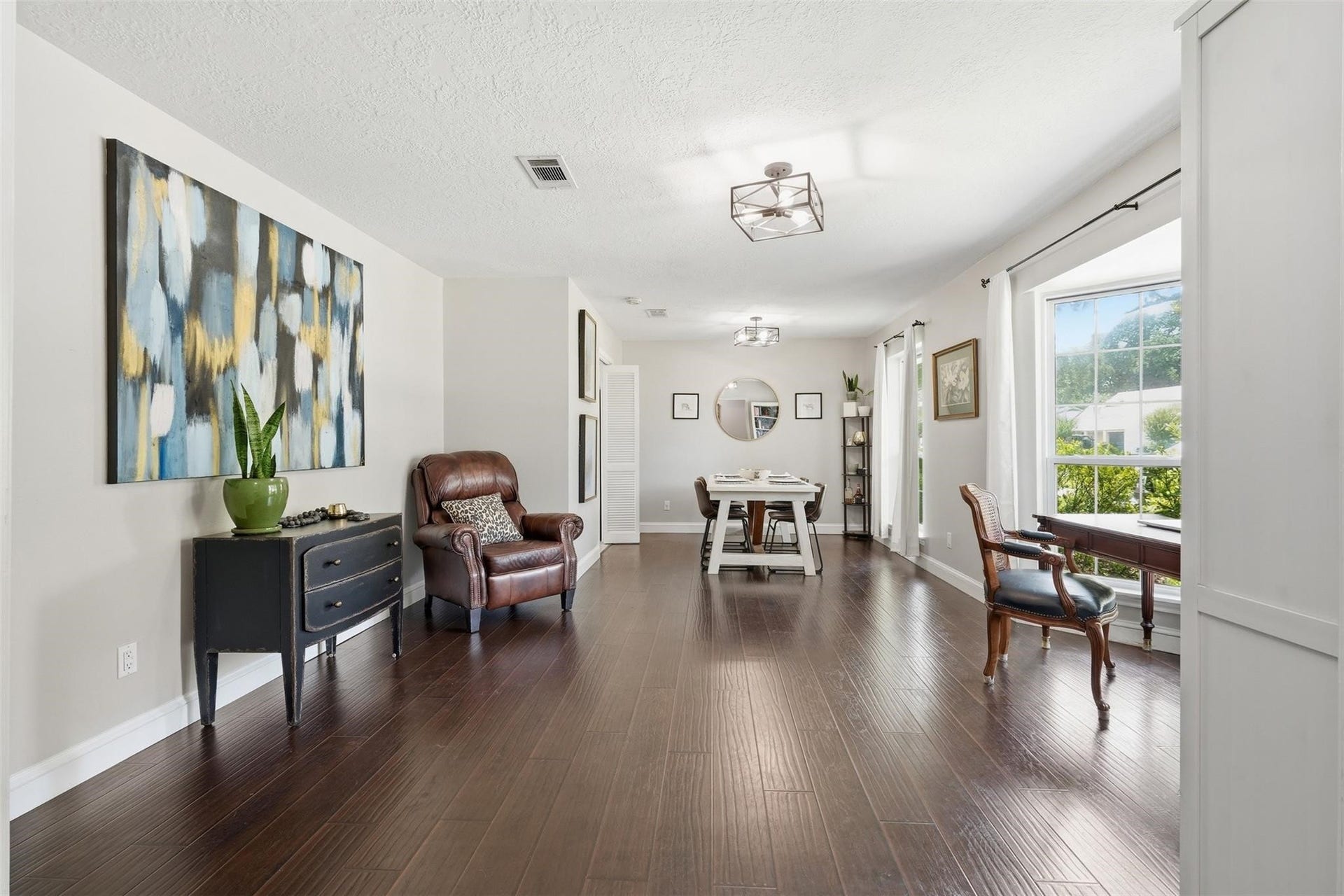 12919 Westhorpe Drive, Houston, TX 77077 Whether you envision an elegant formal dining room for hosting holiday gatherings, a sophisticated sitting room for entertaining guests, or a spacious playroom or flex space, this room is designed to adapt to your lifestyle. Large double-pane windows fill the space with natural light while enhancing energy efficiency and year-round comfort