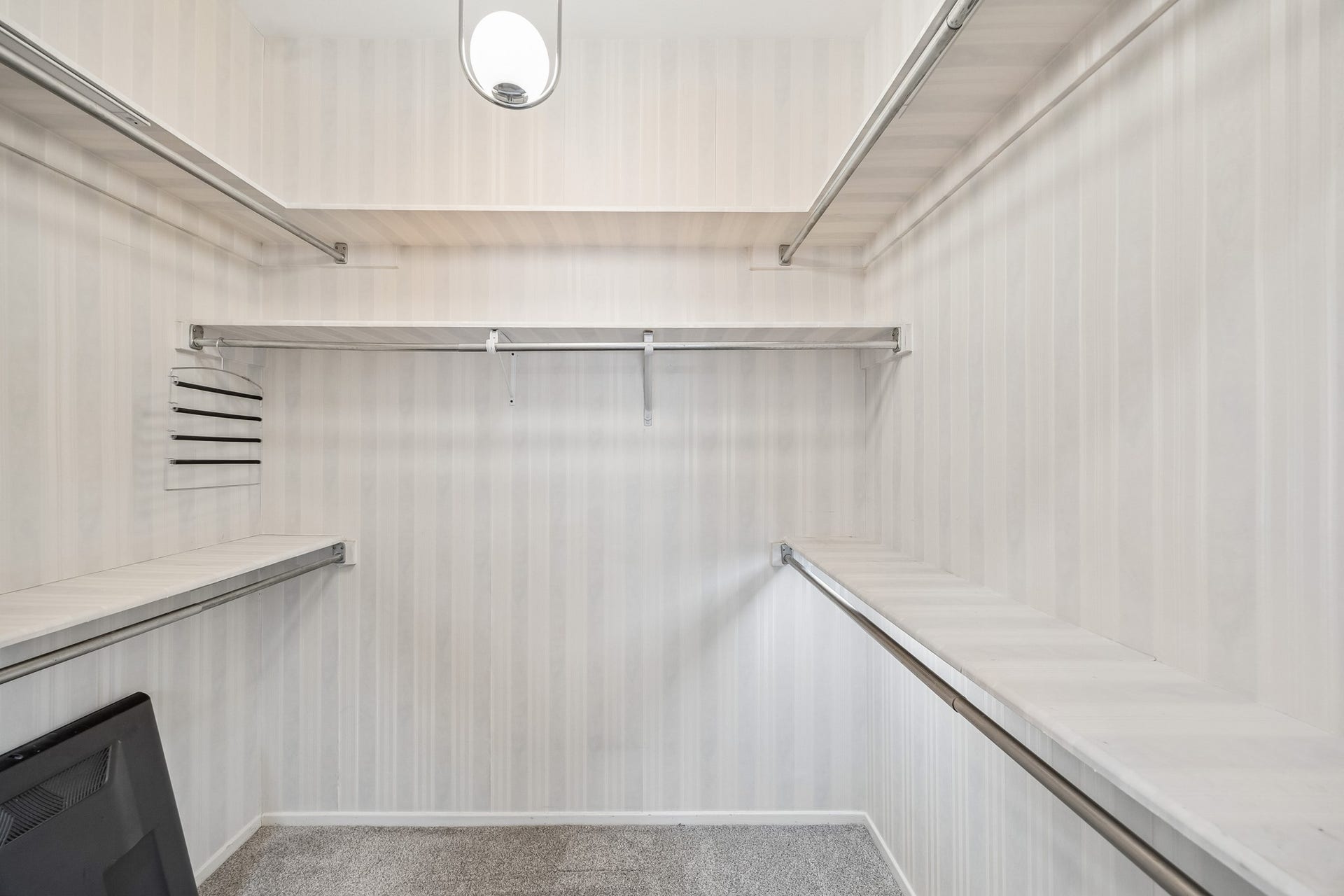 3902 Crystal Falls Drive, Missouri City, TX 77459 Large walk-in closet in primary bathroom