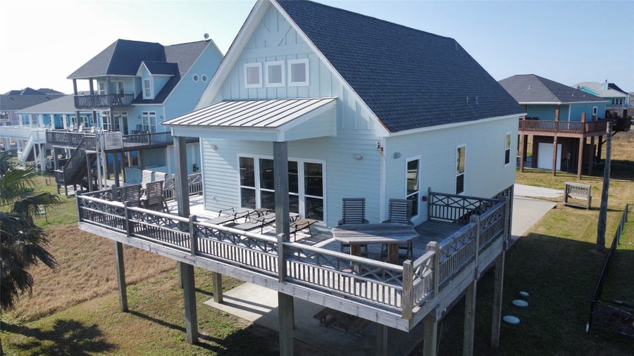 Property photo for 2836 Gulfview Lane, Crystal Beach, TX