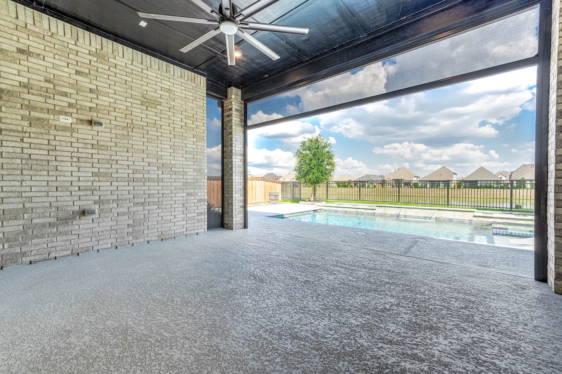 13802 Arroyo Grande Drive, Cypress, TX 77433 Spacious outdoor living area perfect for entertaining or relaxing.