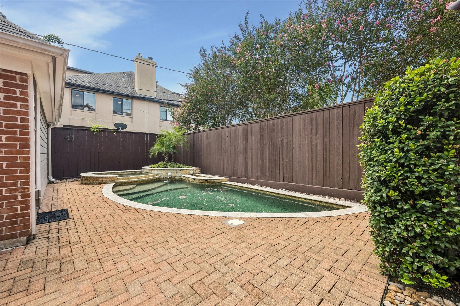 1613 Norfolk Street, Houston, TX 77006 1613 Norfolk Street, Houston, TX 77006