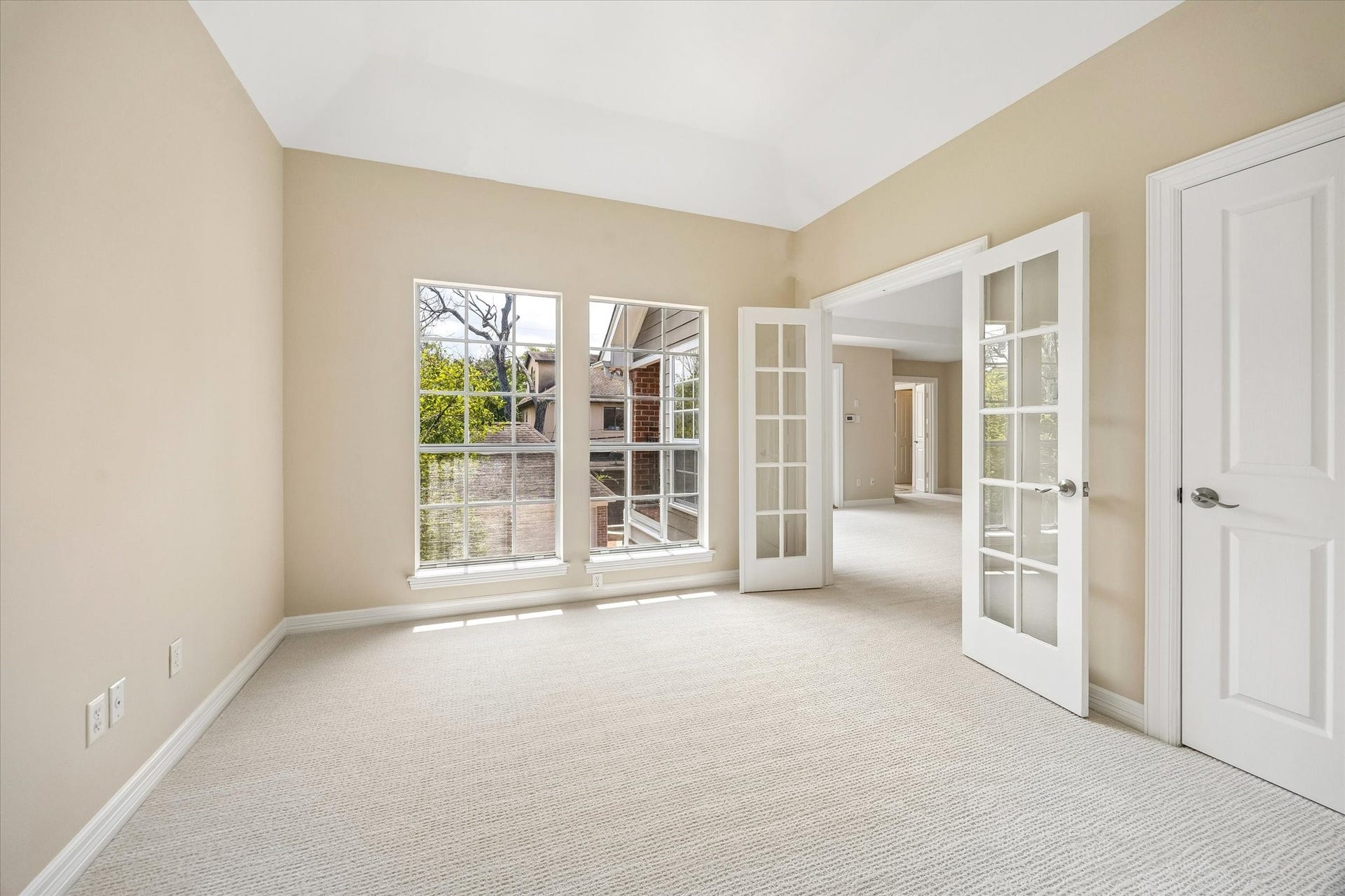 1613 Norfolk Street, Houston, TX 77006 Secondary bedroom