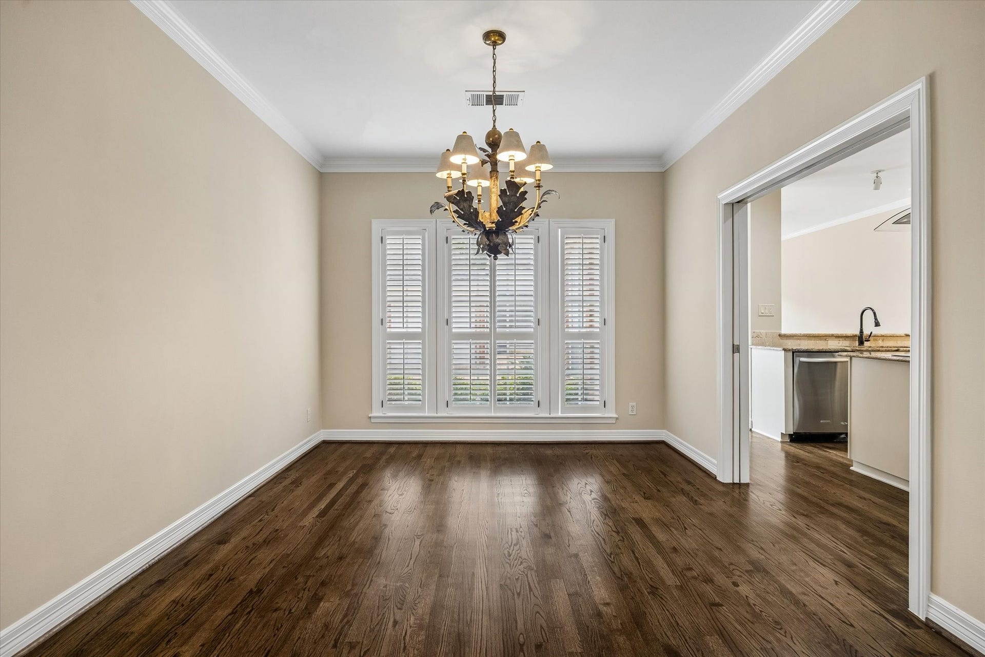 1613 Norfolk Street, Houston, TX 77006 Formal Dining