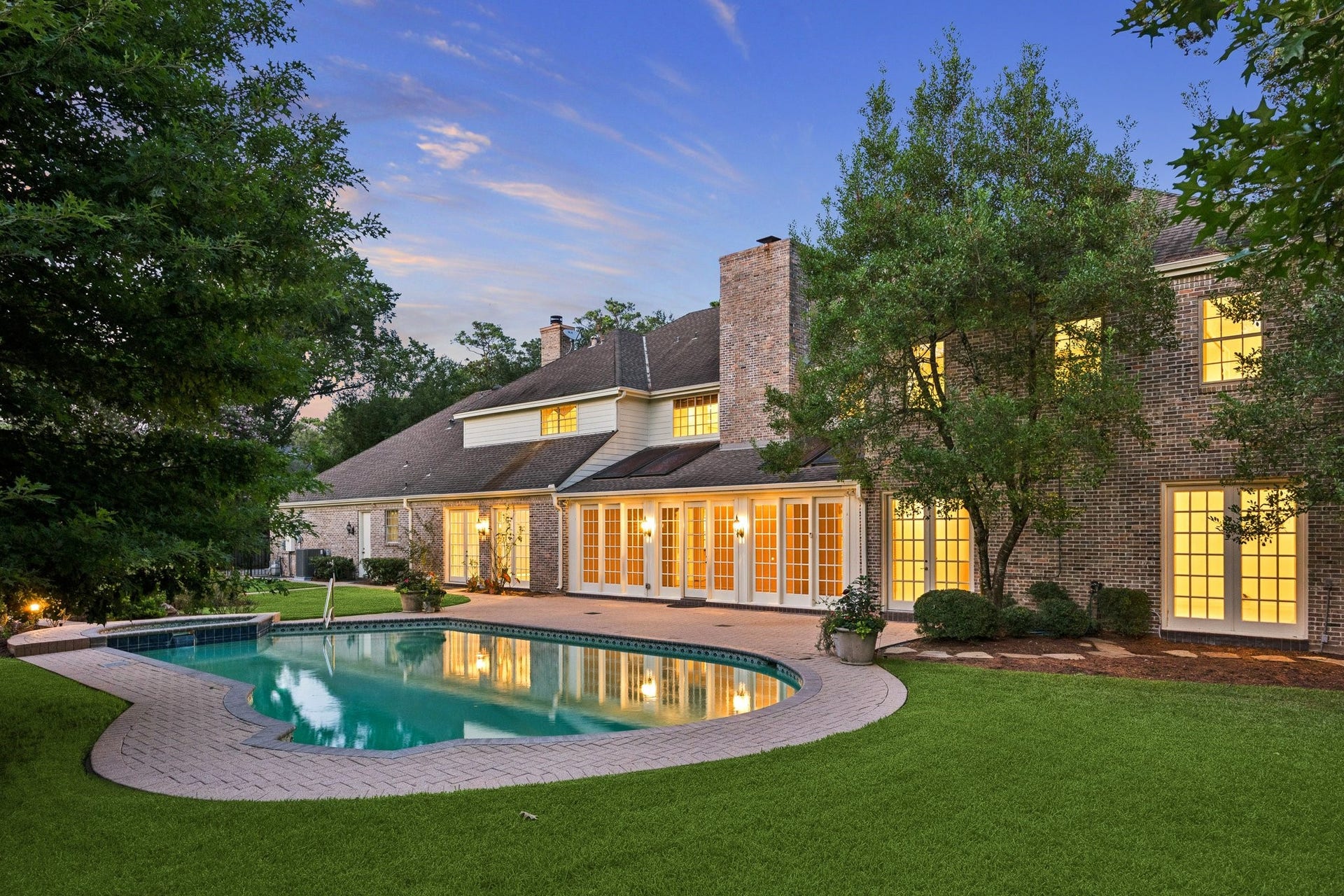 10 Stillforest Street, Piney Point Village, TX 77024 10 Stillforest Street, Piney Point Village, TX 77024