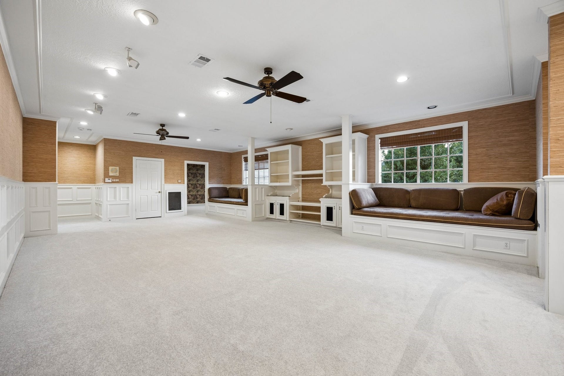 10 Stillforest Street, Piney Point Village, TX 77024 10 Stillforest Street, Piney Point Village, TX 77024