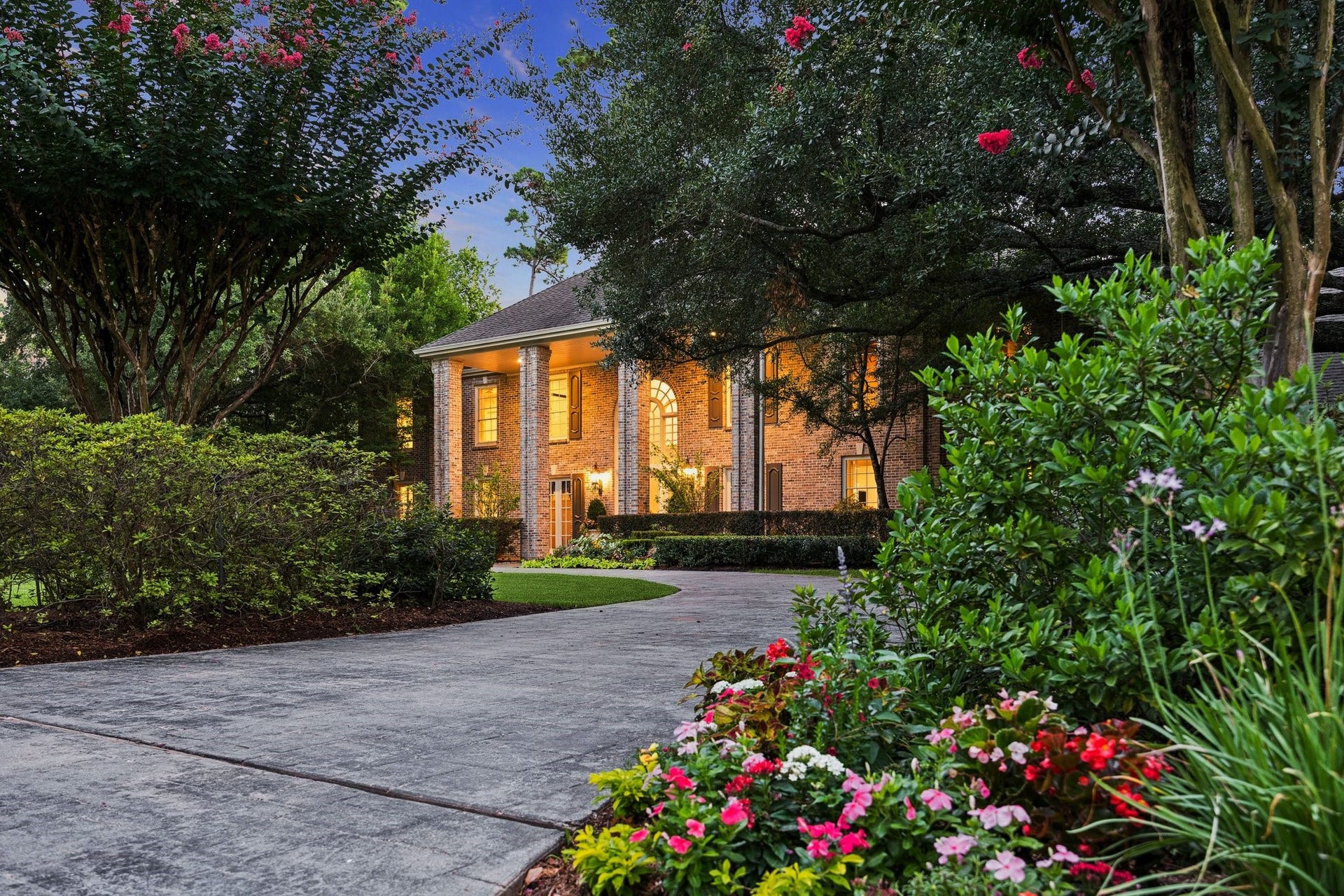 10 Stillforest Street, Piney Point Village, TX 77024 10 Stillforest Street, Piney Point Village, TX 77024