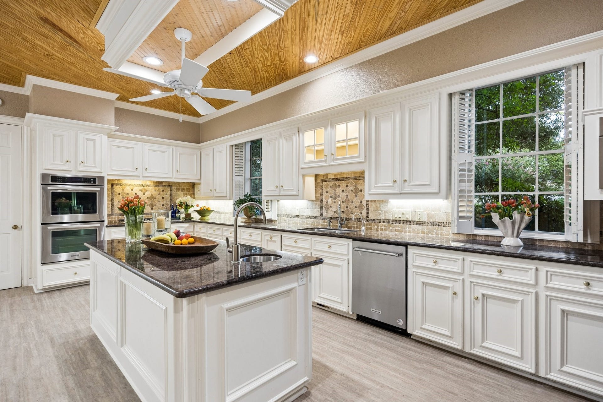 10 Stillforest Street, Piney Point Village, TX 77024 10 Stillforest Street, Piney Point Village, TX 77024