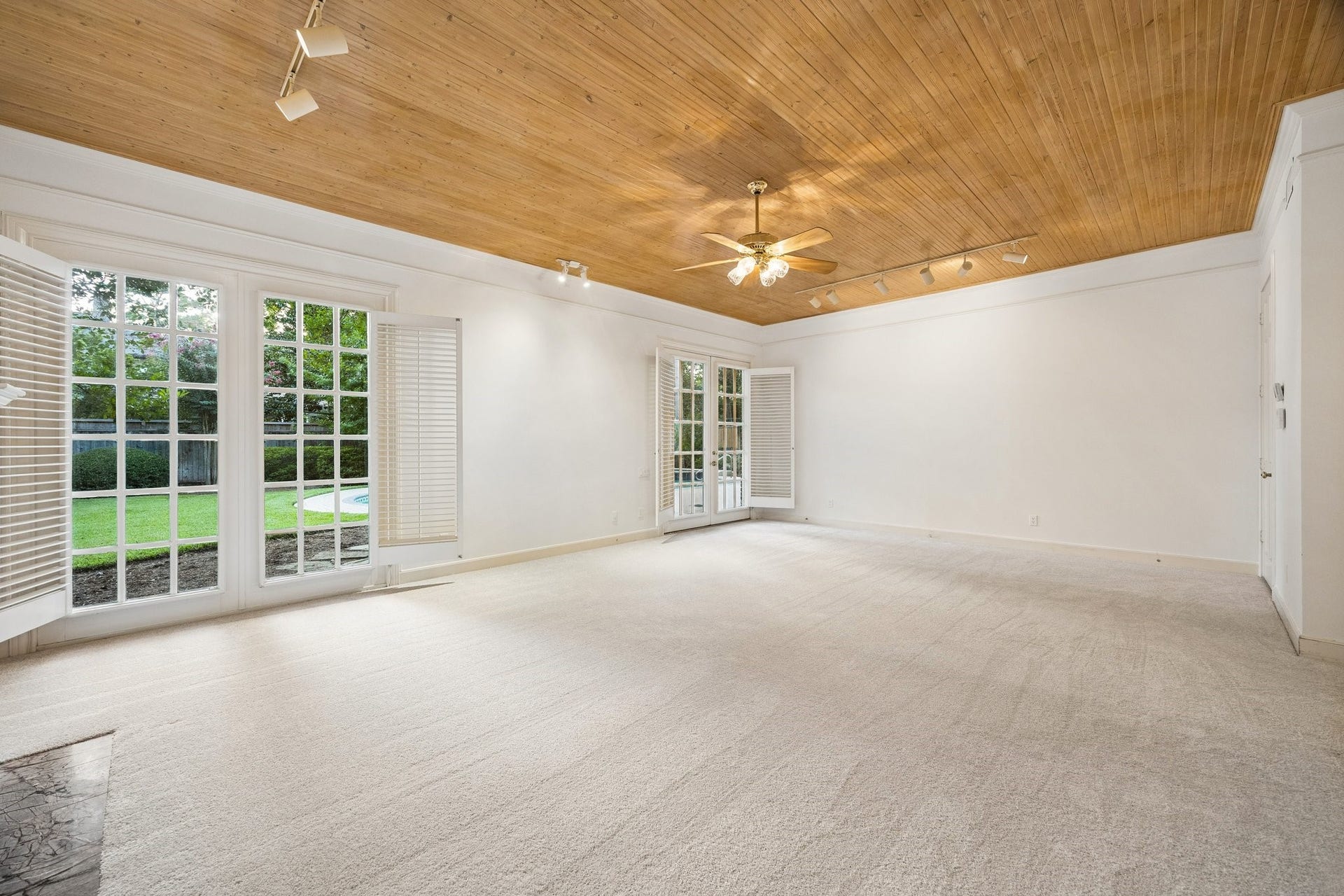 10 Stillforest Street, Piney Point Village, TX 77024 10 Stillforest Street, Piney Point Village, TX 77024