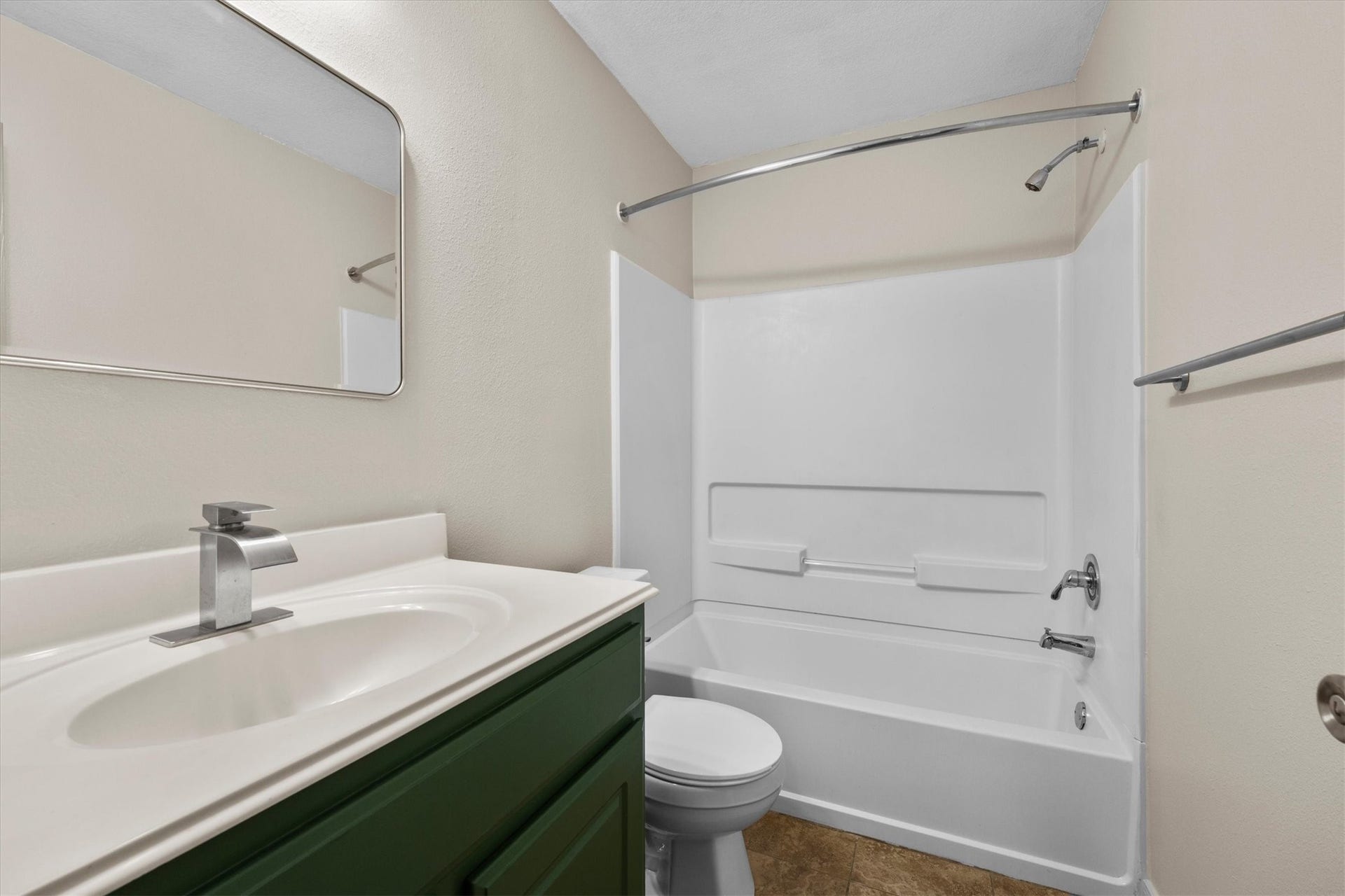 4035 Pedernales River Lane, Spring, TX 77386 Shared full bathroom with tub/shower combination conveniently located between the two secondary bedrooms.