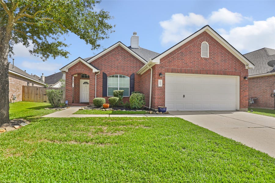 Property photo for 10007 Arcadian Springs Lane, Tomball, TX