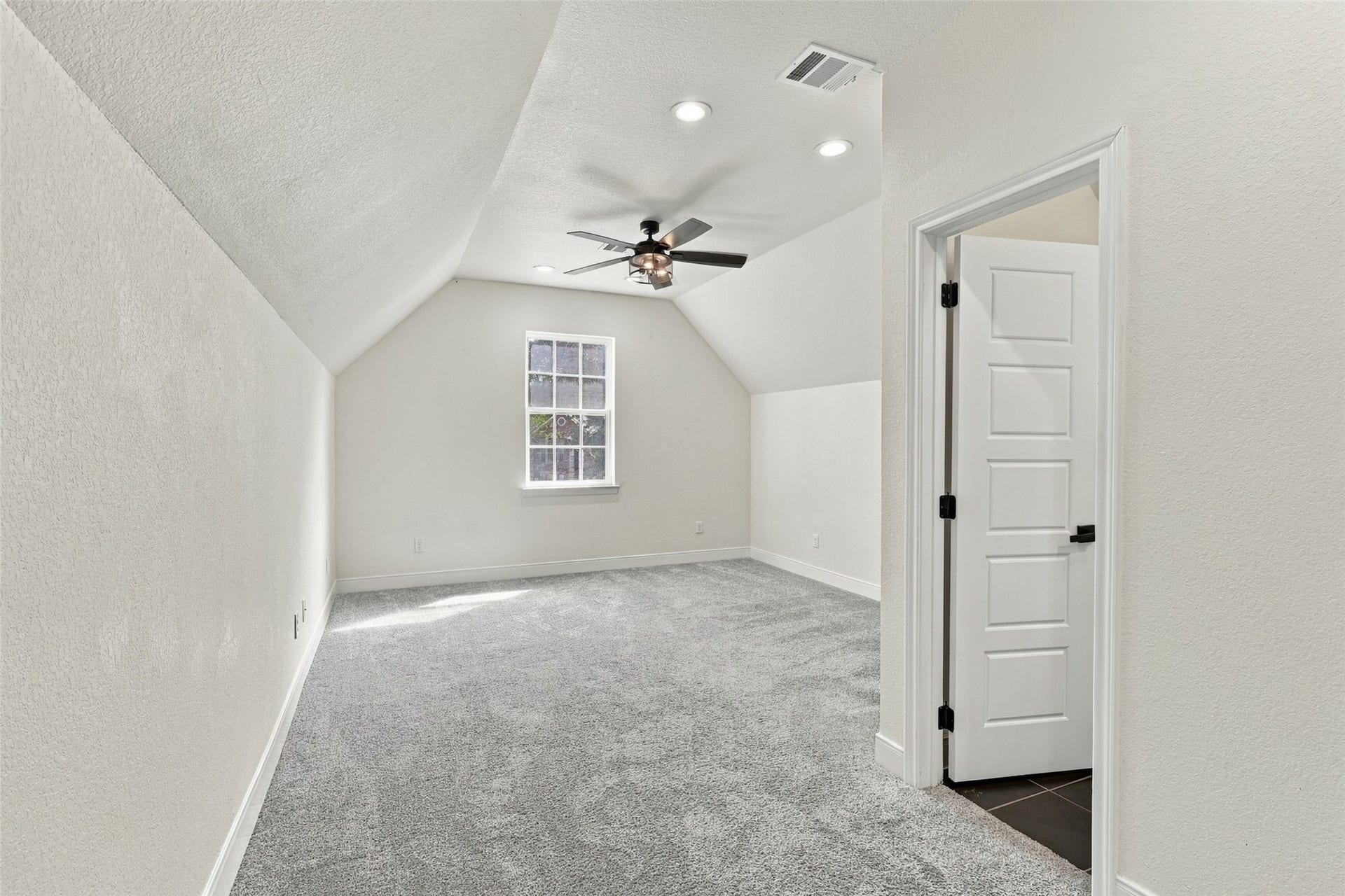 3311 Rollingwood, Montgomery, TX 77356 3311 Rollingwood, Montgomery, TX 77356