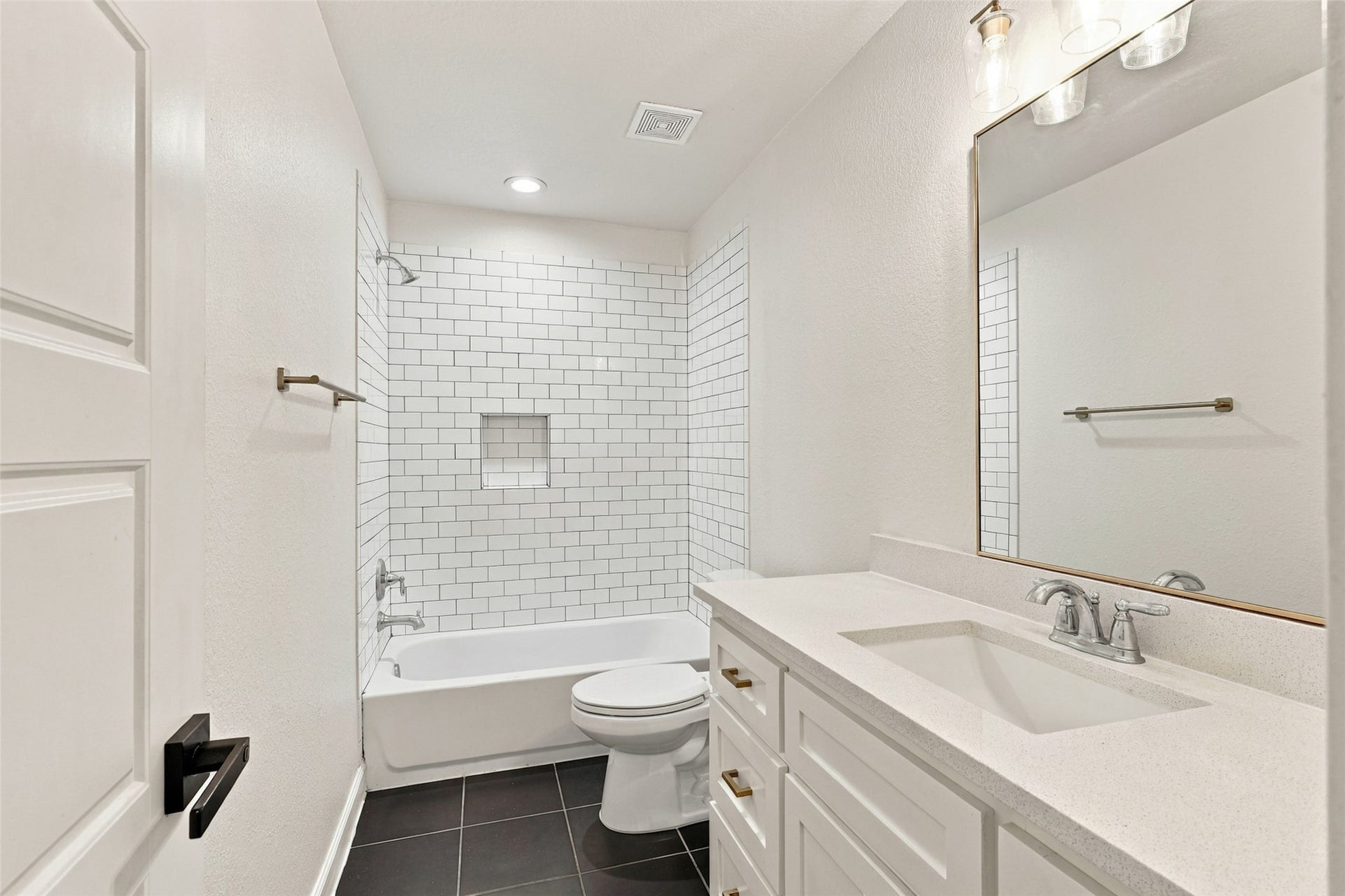 3311 Rollingwood, Montgomery, TX 77356 3311 Rollingwood, Montgomery, TX 77356