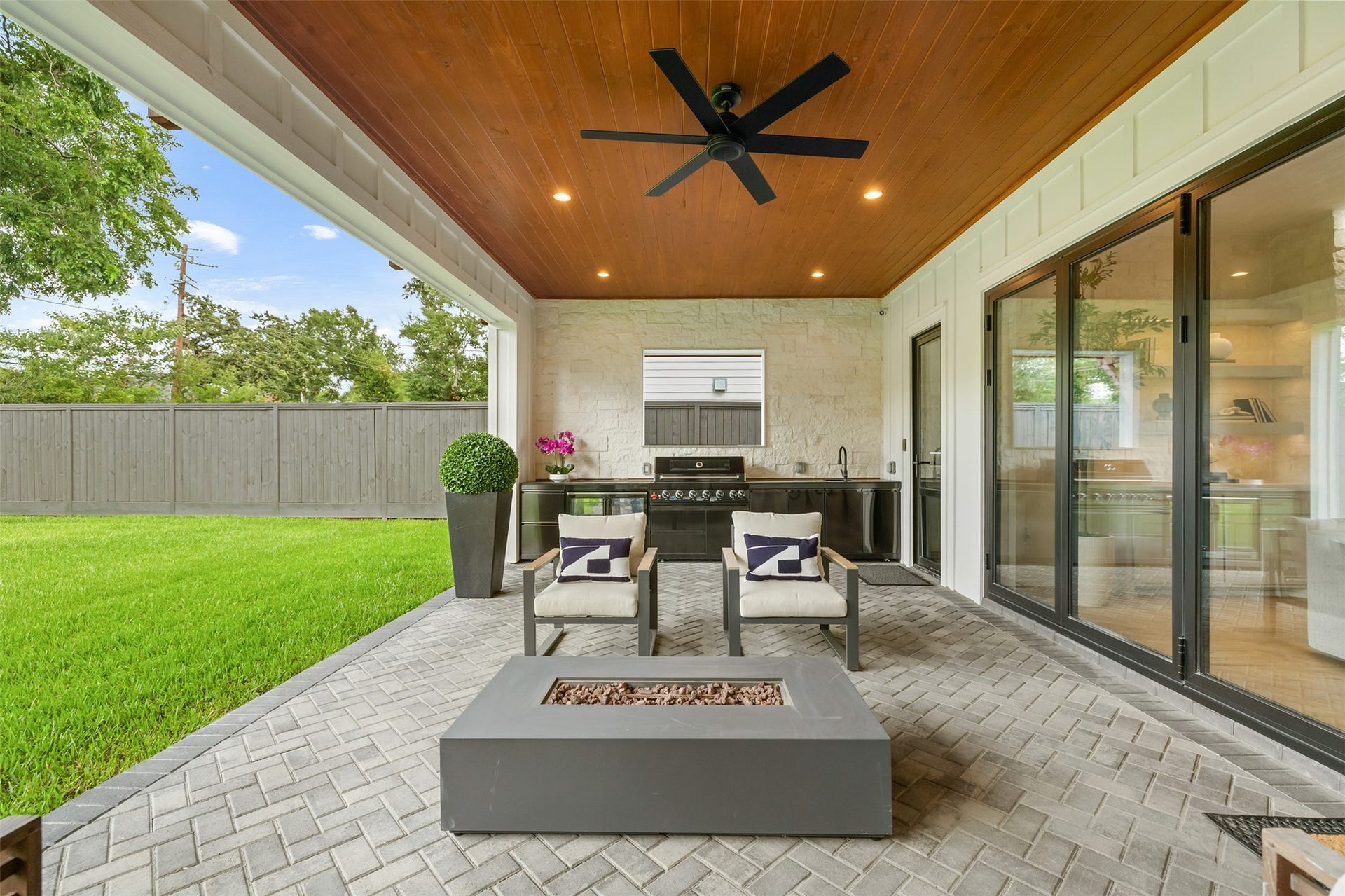 934 W 43rd Street, Houston, TX 77018 934 W 43rd Street, Houston, TX 77018