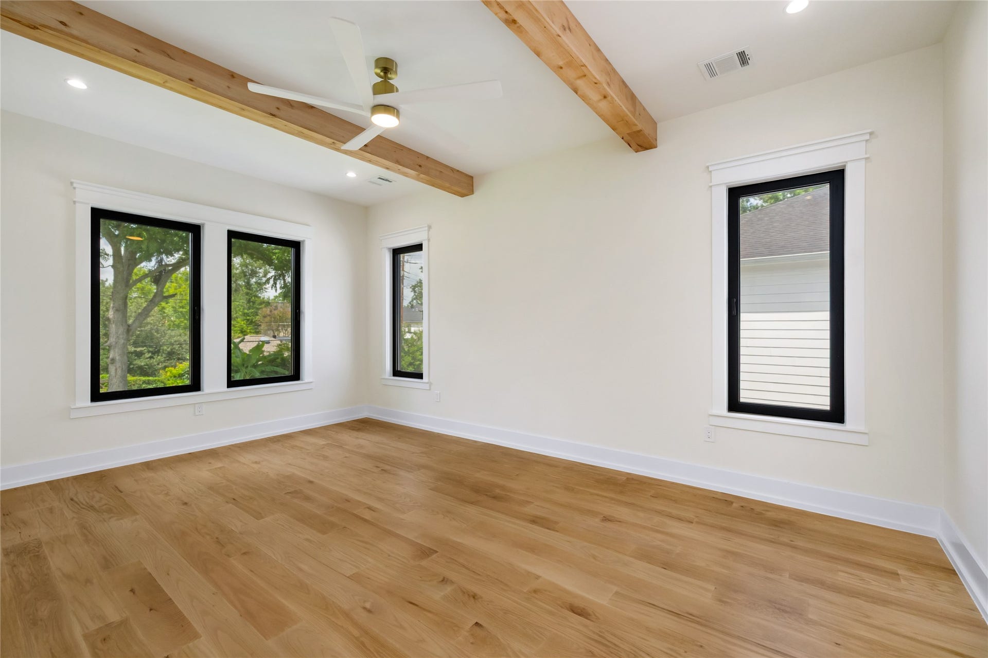 934 W 43rd Street, Houston, TX 77018 934 W 43rd Street, Houston, TX 77018