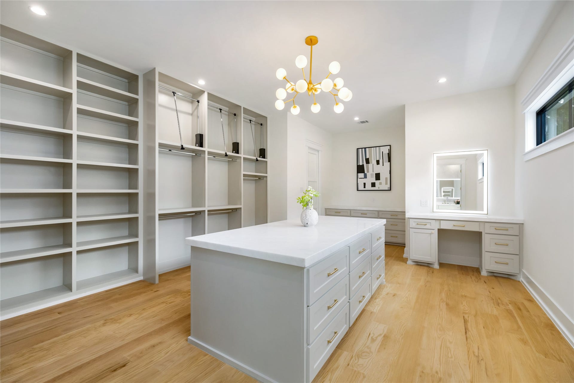934 W 43rd Street, Houston, TX 77018 934 W 43rd Street, Houston, TX 77018