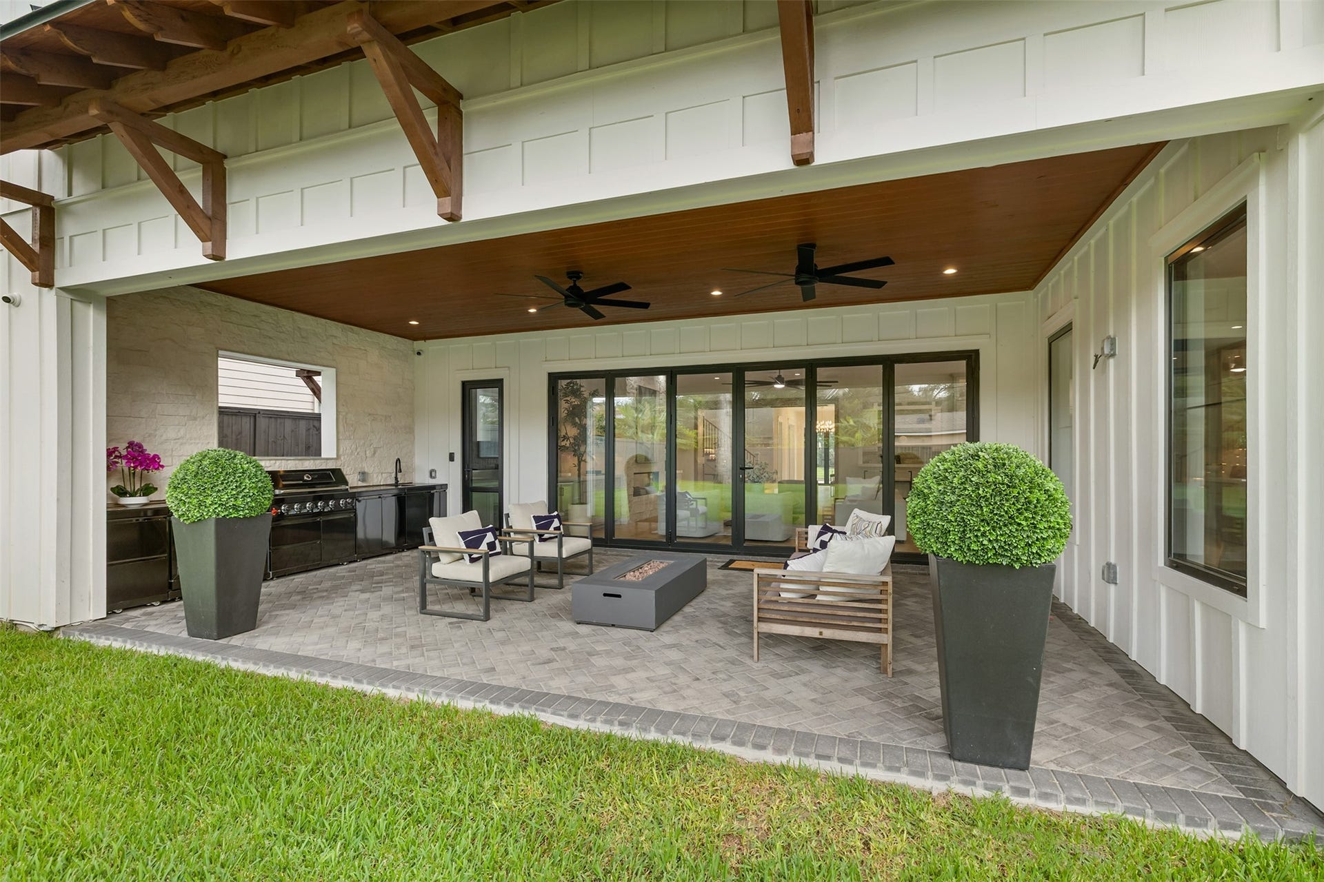 934 W 43rd Street, Houston, TX 77018 934 W 43rd Street, Houston, TX 77018