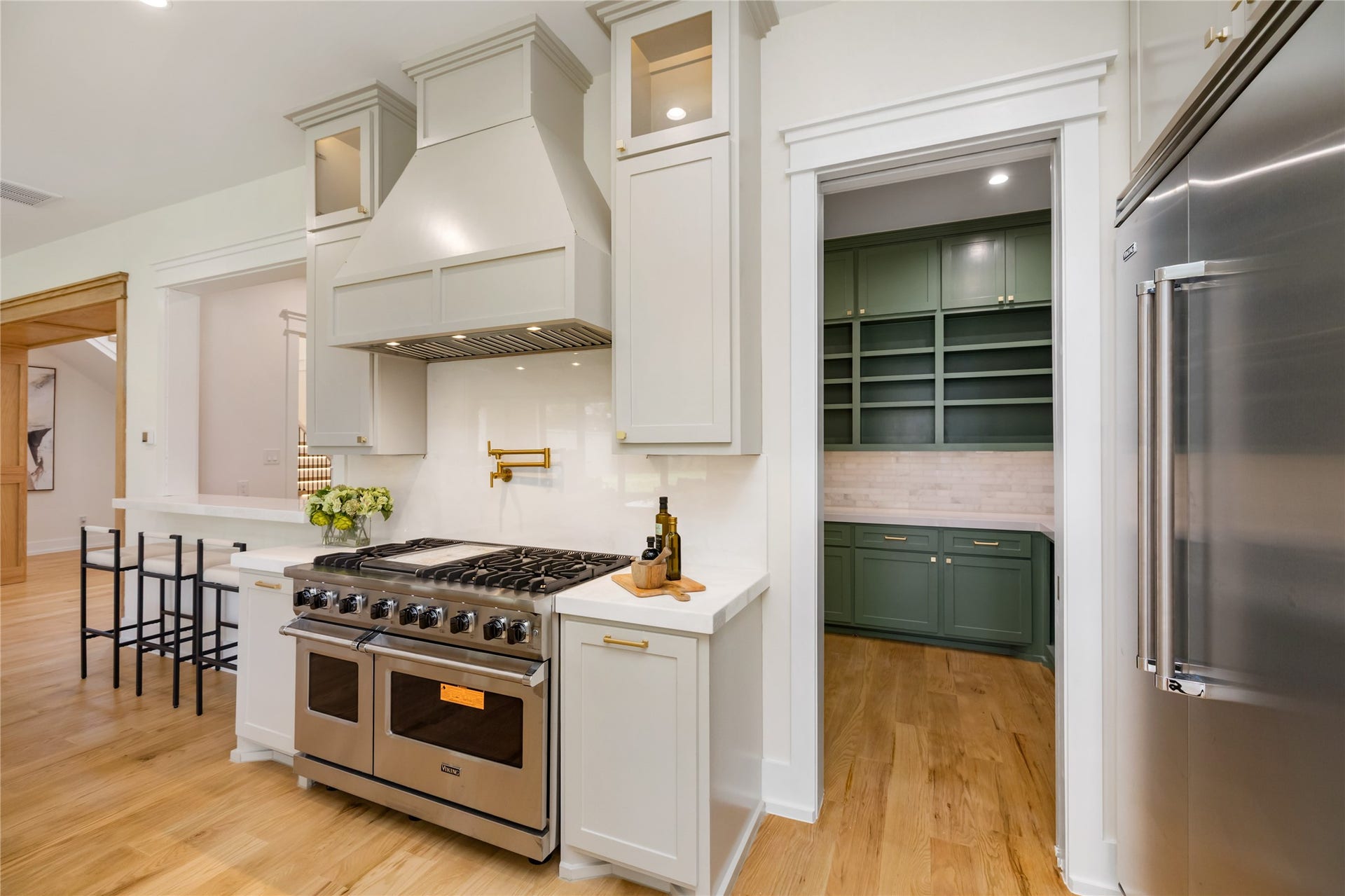 934 W 43rd Street, Houston, TX 77018 934 W 43rd Street, Houston, TX 77018