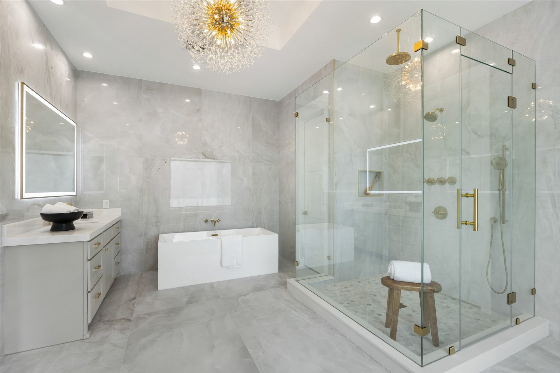934 W 43rd Street, Houston, TX 77018 934 W 43rd Street, Houston, TX 77018