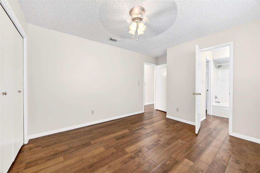 11103 Bellerive Drive, Houston, TX 77072 11103 Bellerive Drive, Houston, TX 77072