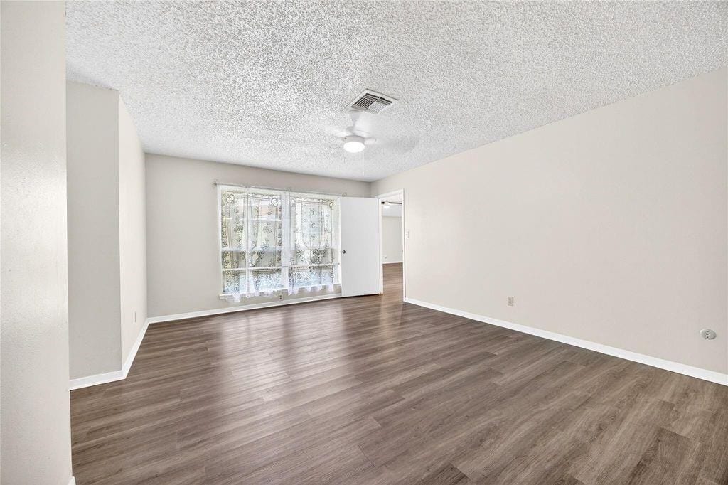 11103 Bellerive Drive, Houston, TX 77072 11103 Bellerive Drive, Houston, TX 77072