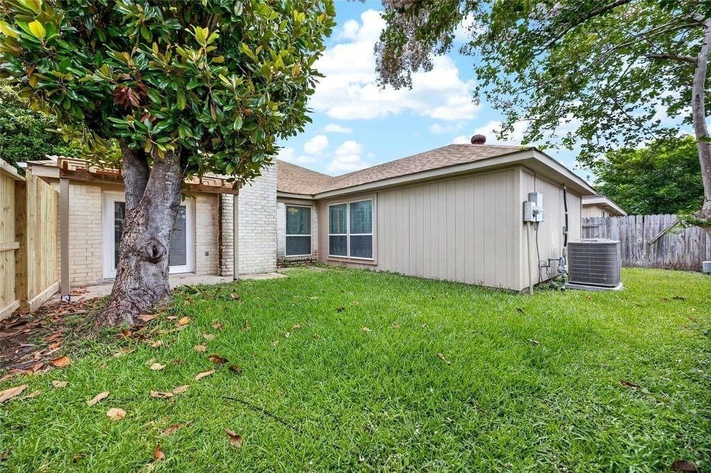 11103 Bellerive Drive, Houston, TX 77072 11103 Bellerive Drive, Houston, TX 77072