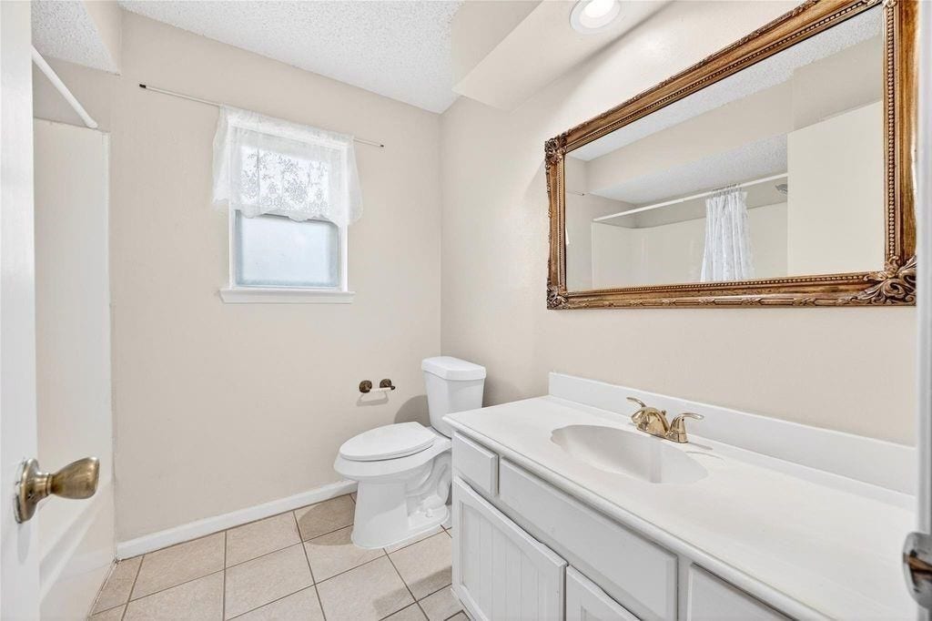 11103 Bellerive Drive, Houston, TX 77072 11103 Bellerive Drive, Houston, TX 77072
