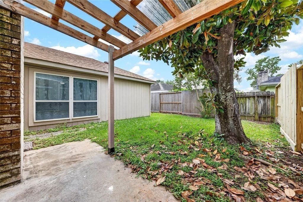 11103 Bellerive Drive, Houston, TX 77072 11103 Bellerive Drive, Houston, TX 77072