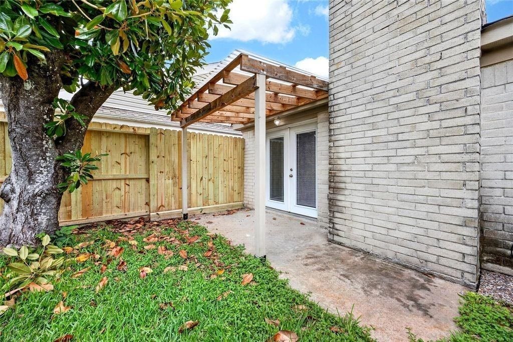 11103 Bellerive Drive, Houston, TX 77072 11103 Bellerive Drive, Houston, TX 77072