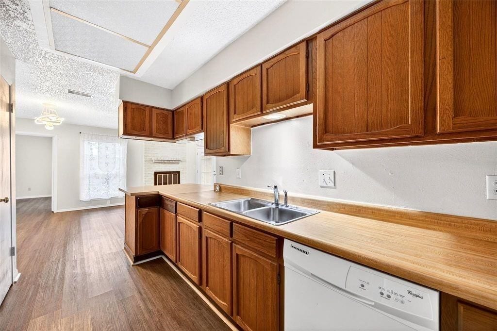 11103 Bellerive Drive, Houston, TX 77072 11103 Bellerive Drive, Houston, TX 77072