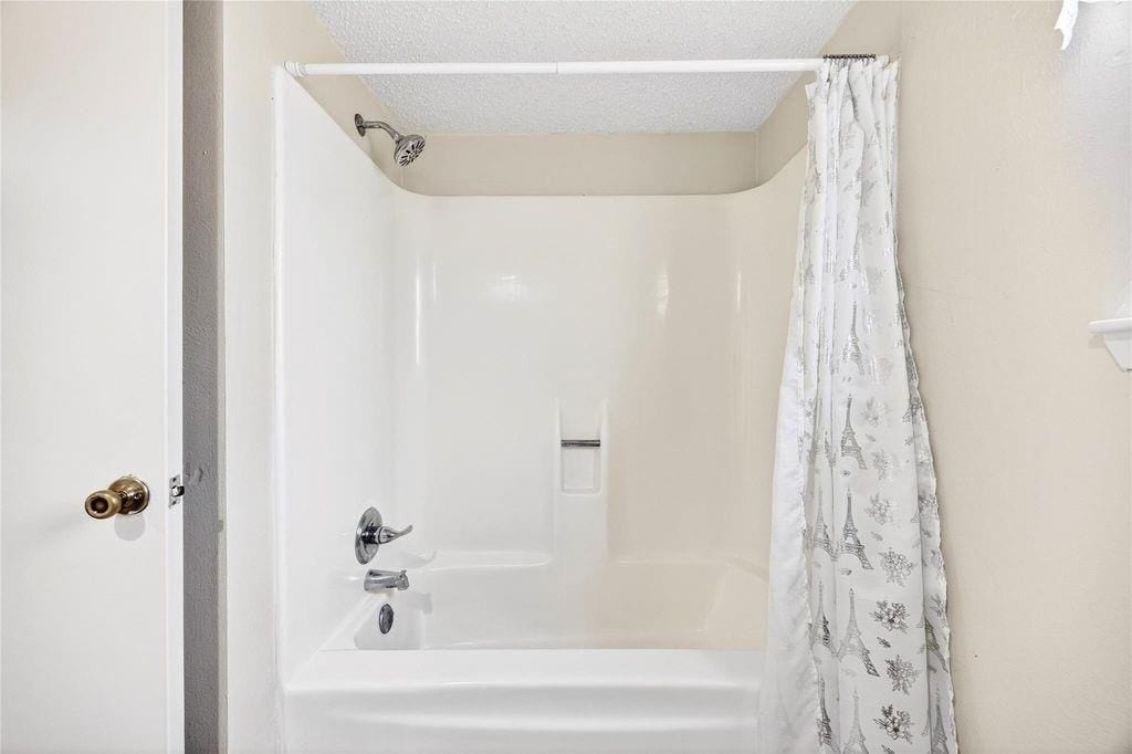 11103 Bellerive Drive, Houston, TX 77072 11103 Bellerive Drive, Houston, TX 77072