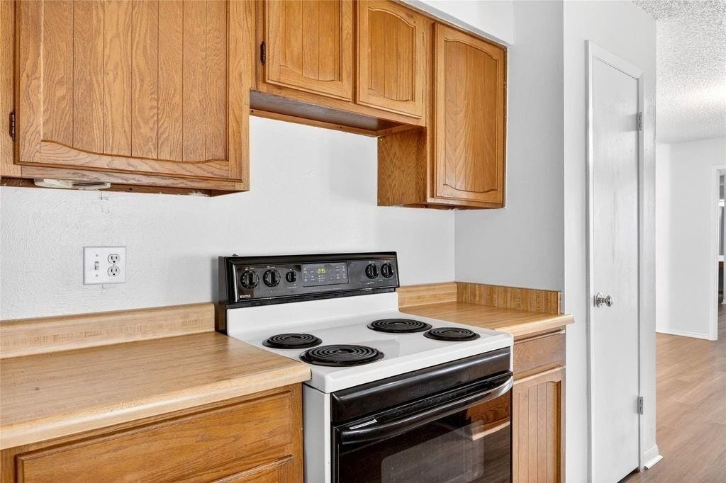 11103 Bellerive Drive, Houston, TX 77072 11103 Bellerive Drive, Houston, TX 77072