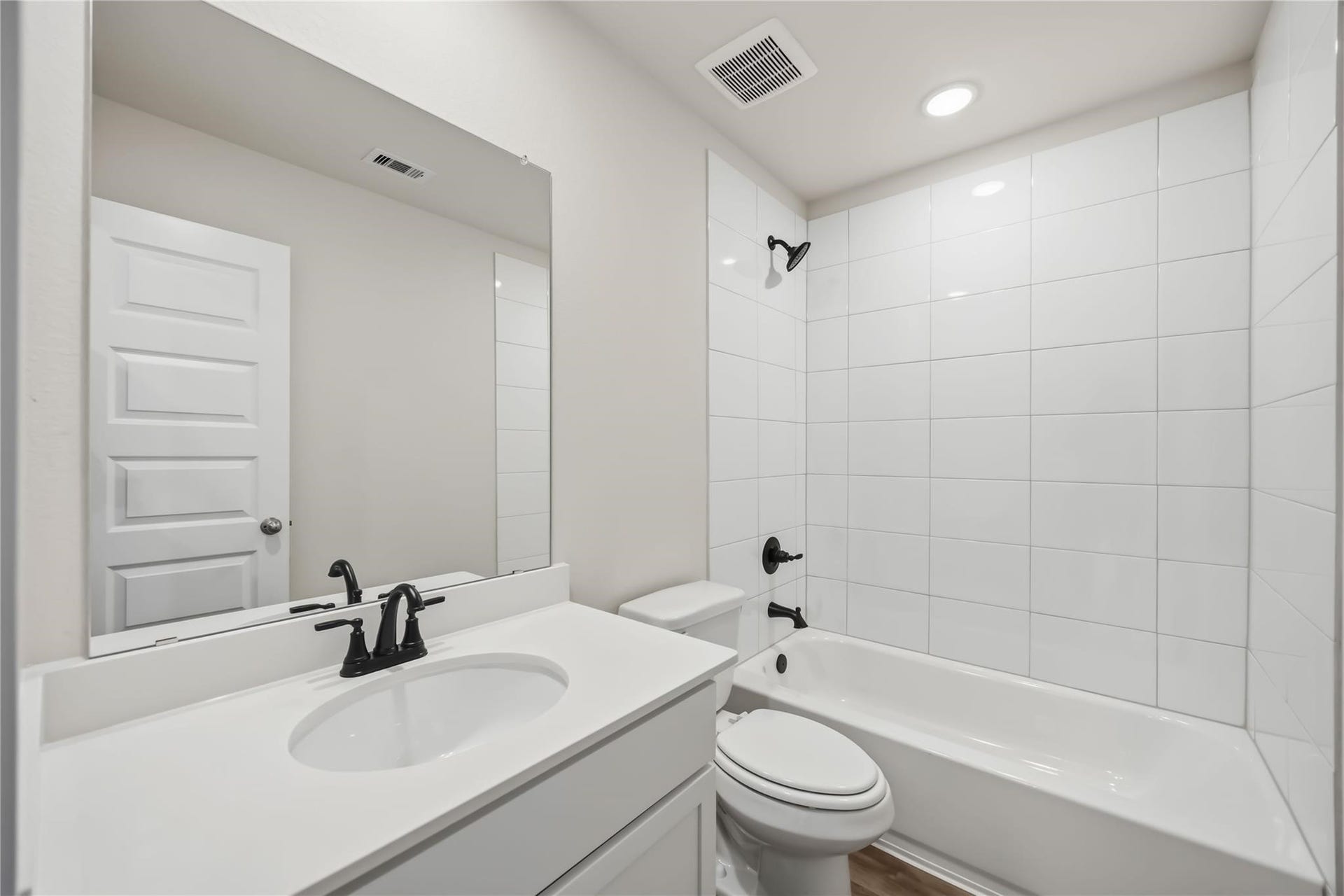 13439 Sun Cay Drive, Houston, TX 77047 13439 Sun Cay Drive, Houston, TX 77047