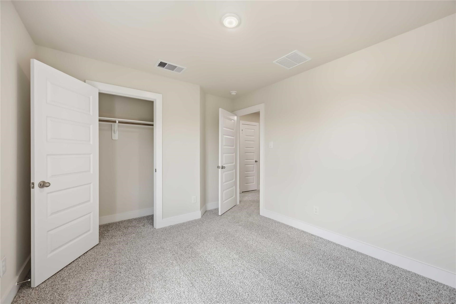 13439 Sun Cay Drive, Houston, TX 77047 13439 Sun Cay Drive, Houston, TX 77047
