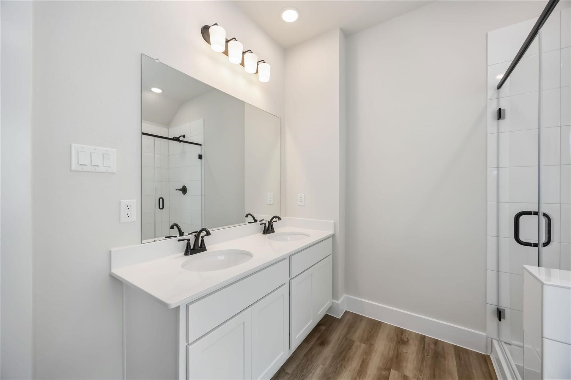 13439 Sun Cay Drive, Houston, TX 77047 13439 Sun Cay Drive, Houston, TX 77047