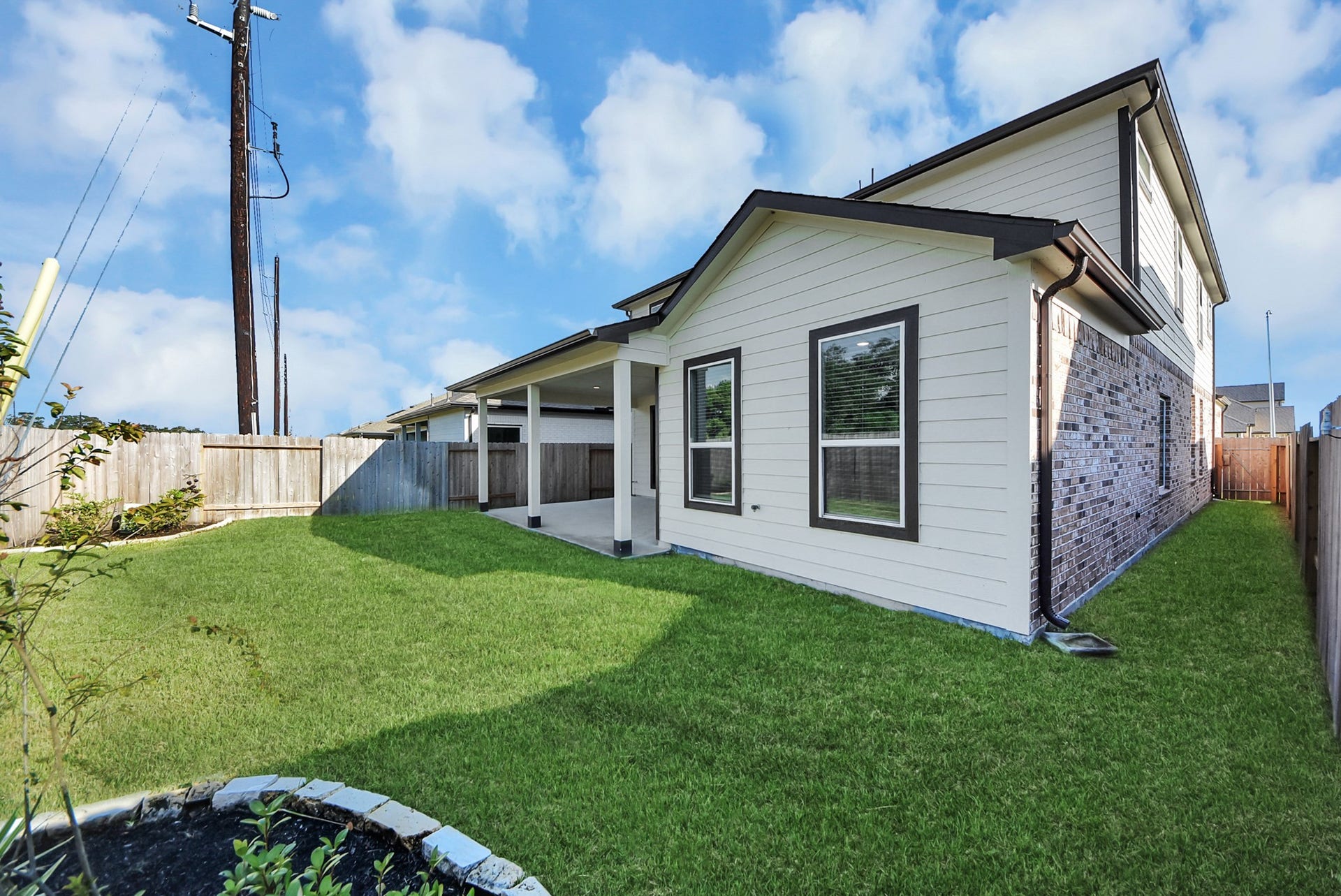 15111 Statice Trail, Houston, TX 77044 Come and see this spacious backyard with its beautiful covered patio. There is plenty of room for the kids to play and adults to relax. Perfect for your outdoor living space, patio furniture, bbq pit, and so much more. The possibilities are endless!
