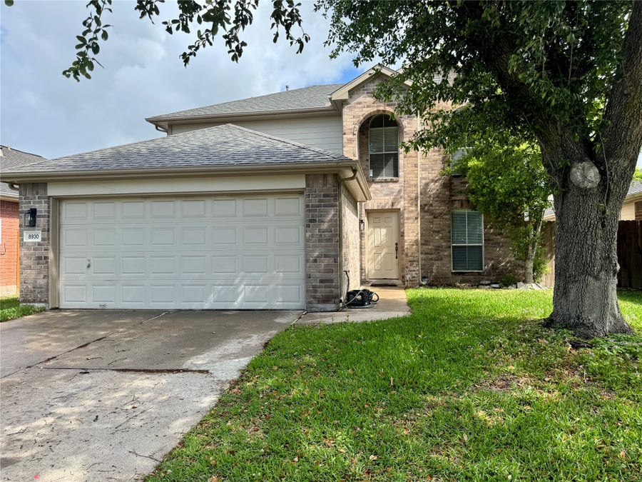 Property photo for 8930 Aspen Place Drive, Houston, TX